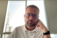 Mariusz on cord