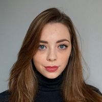 Elisabeth on cord
